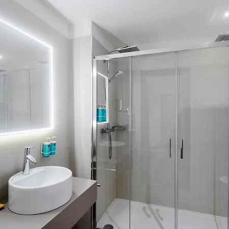 Novotel Centro Hotel 4*