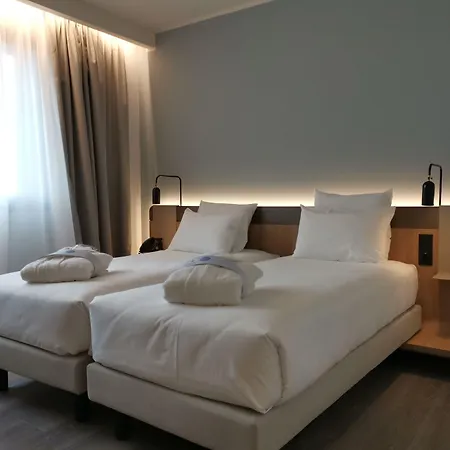 Novotel Centro Hotel 4*